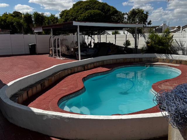 5 Bedroom Property for Sale in Table View Western Cape